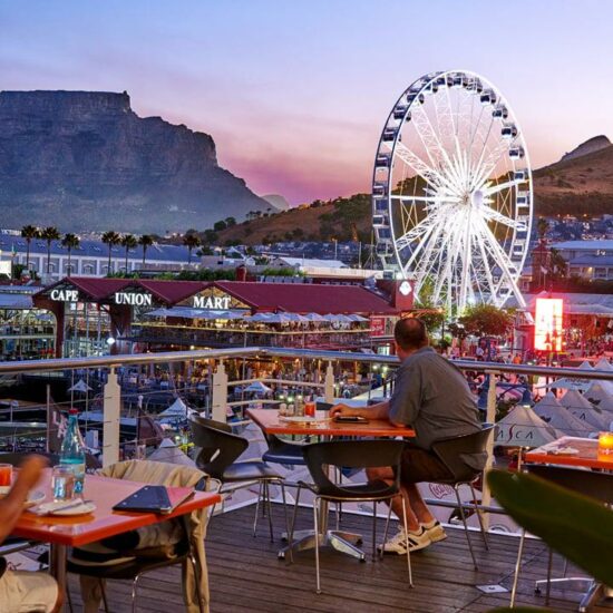 VA_waterfront_restaurant_with_table_mountain_and_cape_wheelfancourt-cape-town-golf-course-south-africa-Luxury-golf-tours